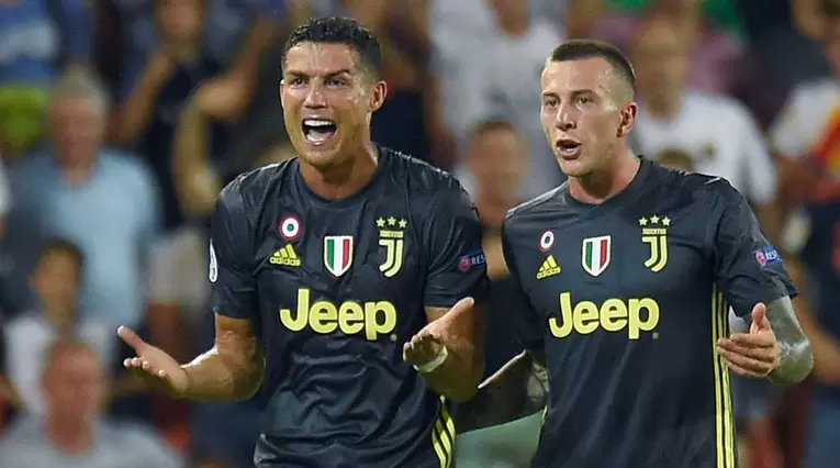 Cristiano Ronaldo expresa su malestar por la roja en la Champions League