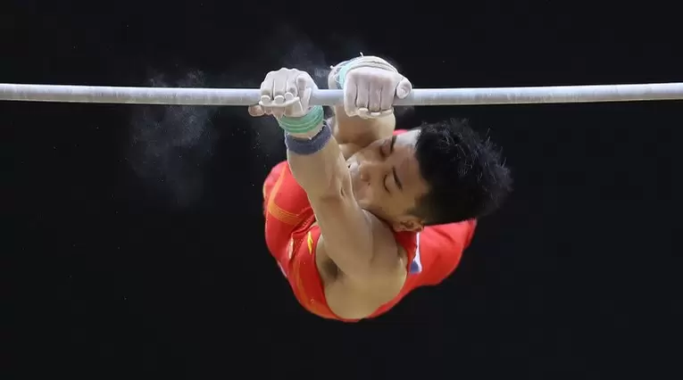 China recupera el trono de la gimnasia masculina