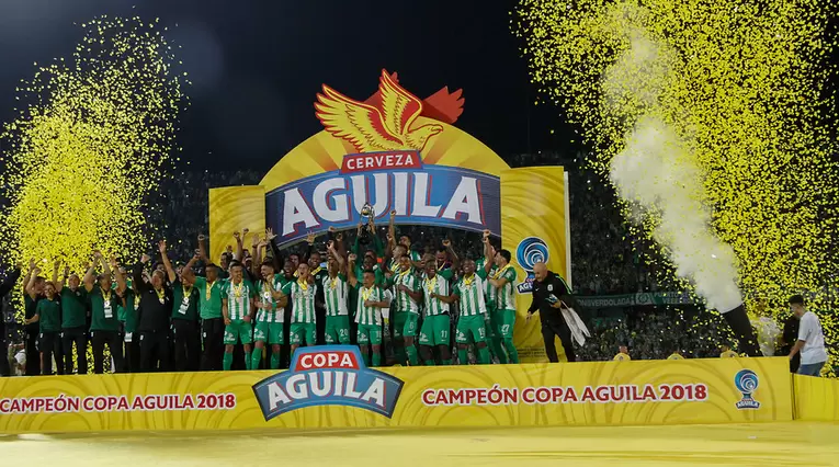 Nacional celebrando el título de la Copa Águila 2018