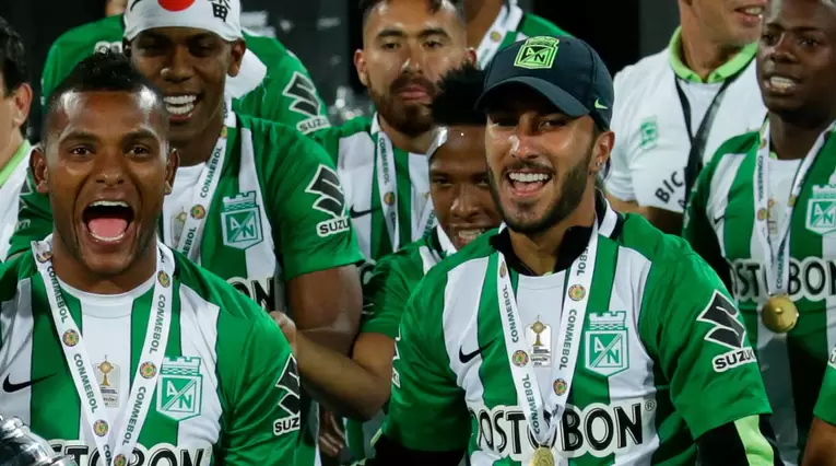 Atlético Nacional y Sebastián Pérez celebrando el título de la Copa Libertadores 2016
