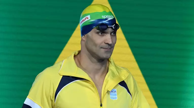 Nicholas Santos se llevó el oro en los 50 mariposa de los Mundiales de piscina Hangzhou
