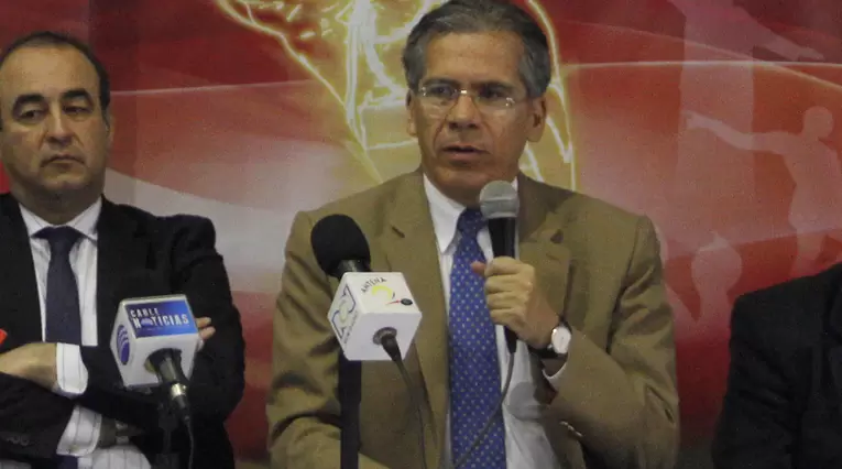 el presidente de la Federación Colombiana de Atletismo, Ramiro Varela Marmolejo,