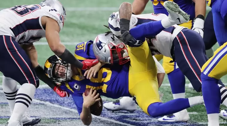 Patriots y Rams se mostraron cautos al comienzo del Super Bowl