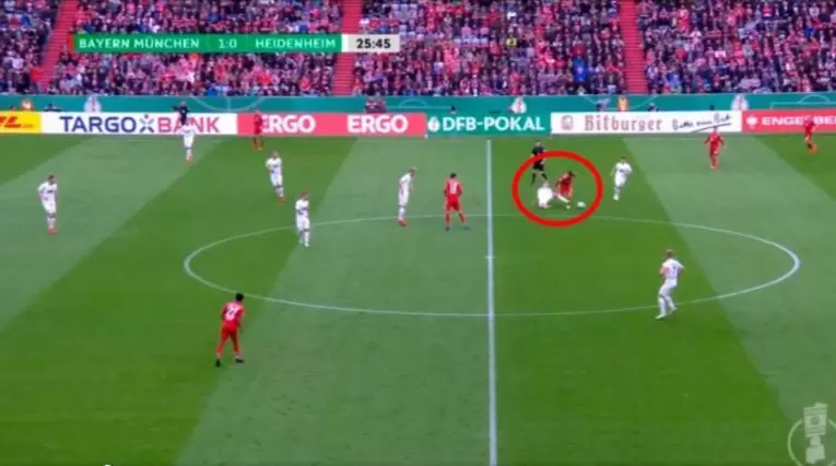 Error de James Rodríguez en el partido del Bayern Múnich