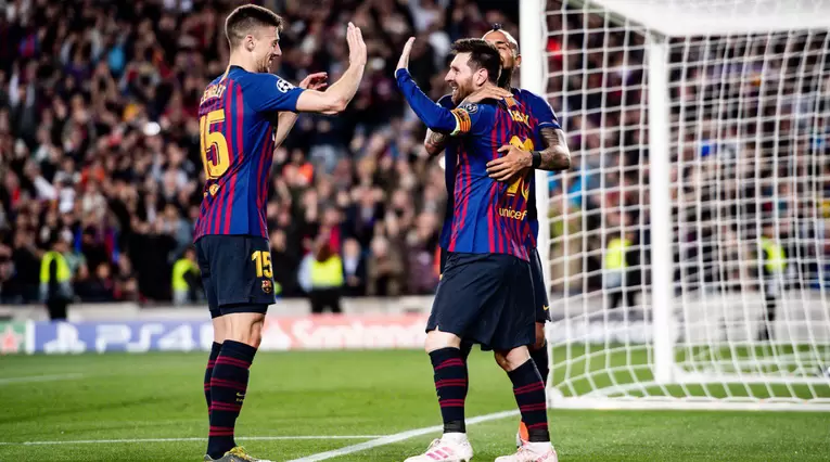 Messi celebrando el gol de tiro libre en la victoria de Barcelona ante Liverpool.