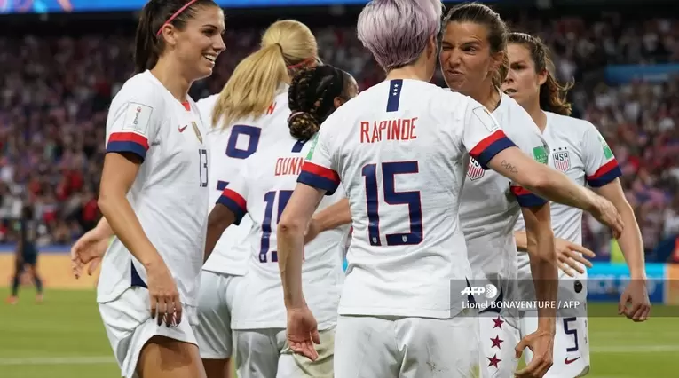 Megan Rapinoe anotó los goles de la victoria de Estados Unidos ante Francia. 