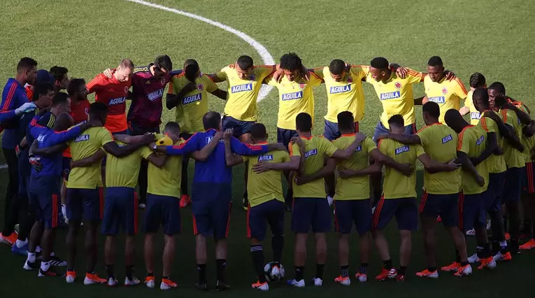 Queiroz reunió a todos los jugadores en su ya acostumbrado "ritual" con Colombia. 