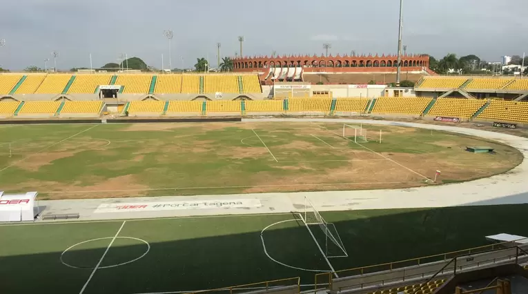 Después de dos meses de haber sido remodelado no se puede jugar fútbol en el estadio de Cartagena