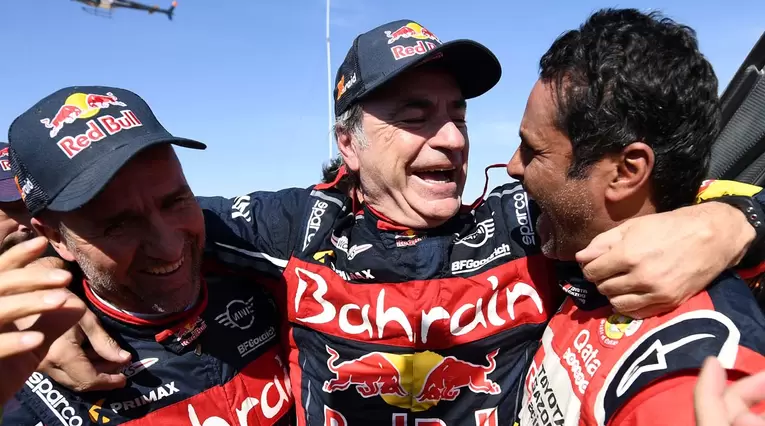 Carlos Sainz gana su tercer Dakar
