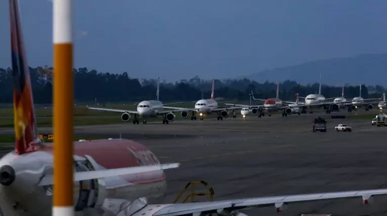 Aviones en Colombia / aeropuerto El Dorado
