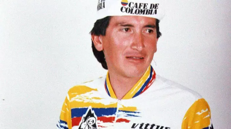 'Lucho' Herrera ganó la primera etapa para Colombia en el Alpe d'Huez