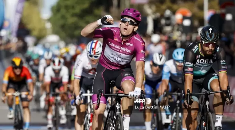Arnaud Démare lleva tres victorias en el Giro de Italia