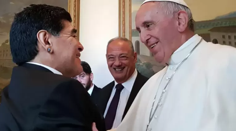 Diego Maradona y Papa Francisco
