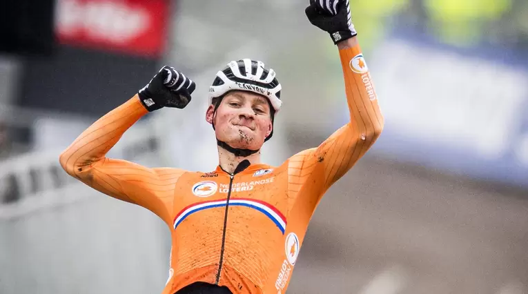  Mathieu van der Poel se proclamó campeón del mundo de ciclocrós