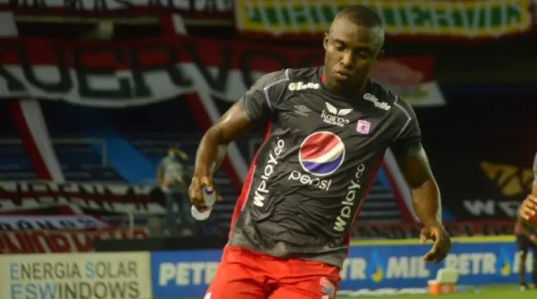 Luis Alejandro Paz, jugador de América