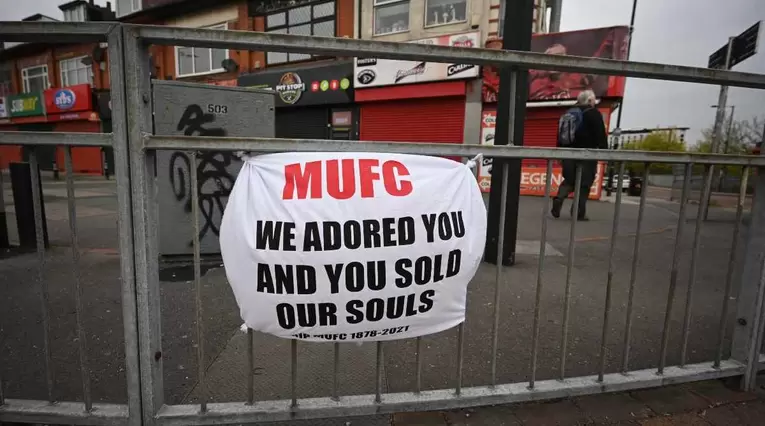Hinchas del Manchester United protestan por la Superliga