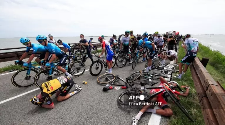 Accidente en el Giro de Italia 2021