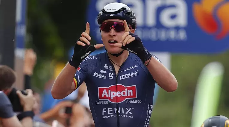 Tim Merlier, ganador etapa 2 del Giro de Italia