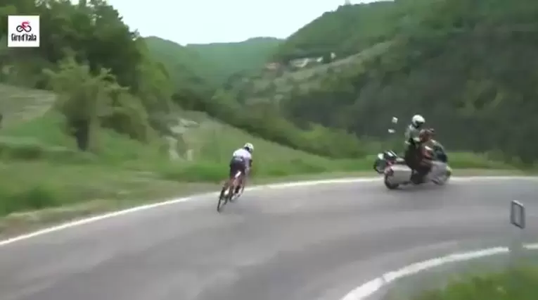 Posible accidente en el Giro de Italia