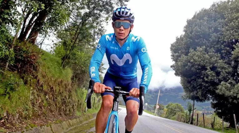 Superman Lopez, ciclista del Movistar en el Tour de Francia 2021