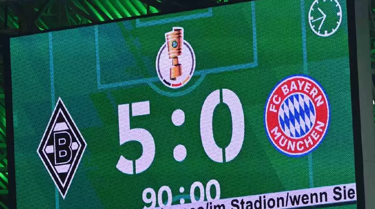 Mönchengladbach goleó y eliminó a Bayern de Múnich de la copa