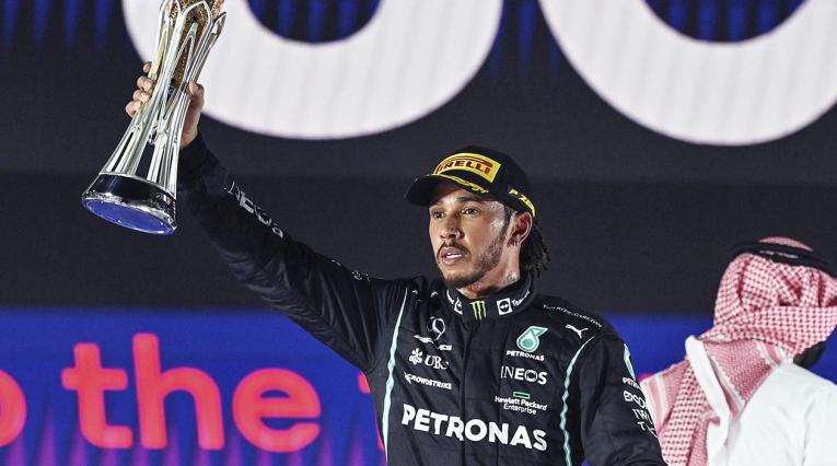 Hamilton gana caótico GP de Arabia