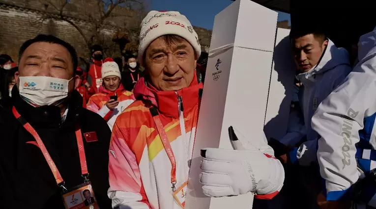 Jackie Chan - llama olímpica