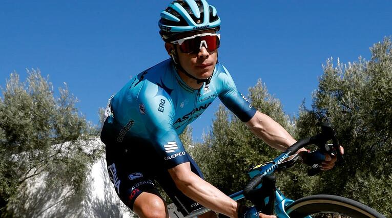 Superman López líder del Astana en la Vuelta a Andalucía 2022