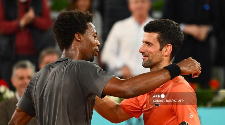 Novak Djokovic y Gael Monfils tras su duelo en el torneo de Madrid.