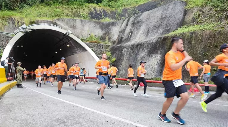 Media Maratón del túnel de La Línea
