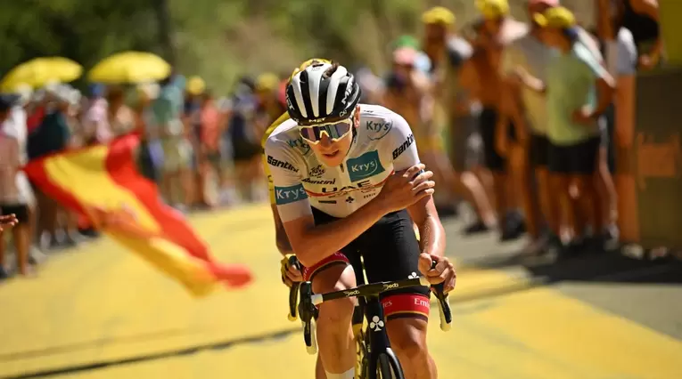 Tadej Pogacar por ahora es segundo de la general en el Tour de Francia