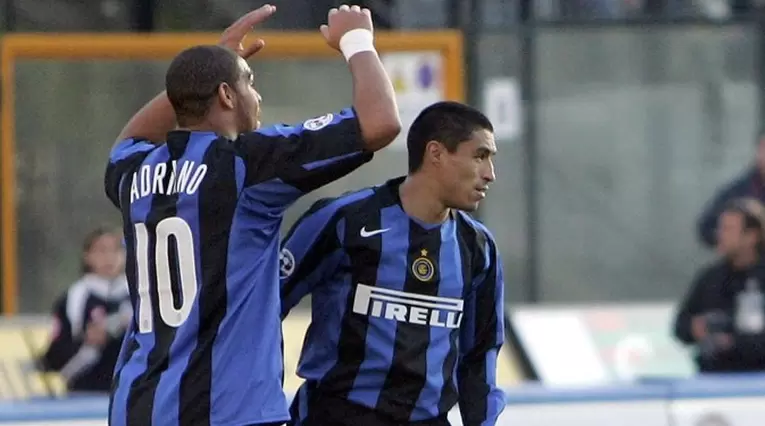 Inter de Milán - Córdoba y Adriano