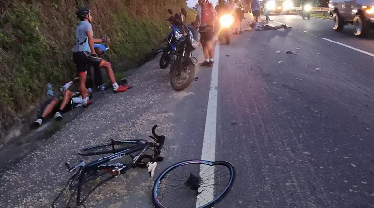 Ciclistas arrollados en vía Turbaco - Arjona