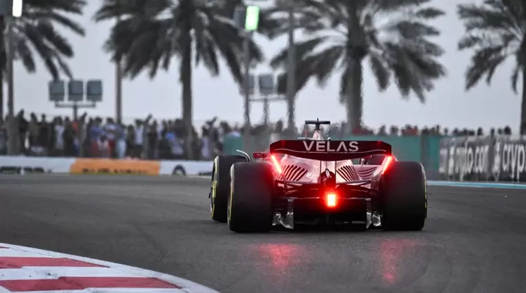El auto de Leclerc en el Gran Premio de los Emiratos Árabes