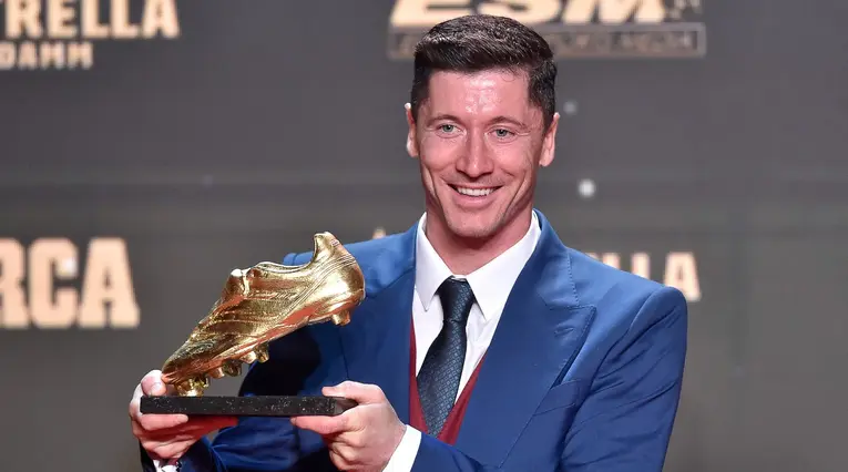 Lewandowski recibe la Bota de Oro