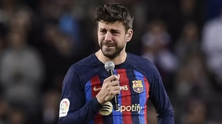 Piqué se despide del Camp Nou en su último partido
