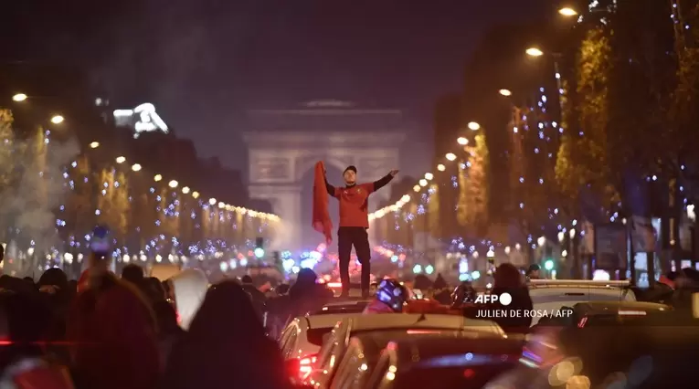 Detenidos en París tras peleas por triunfos de Francia y Marruecos