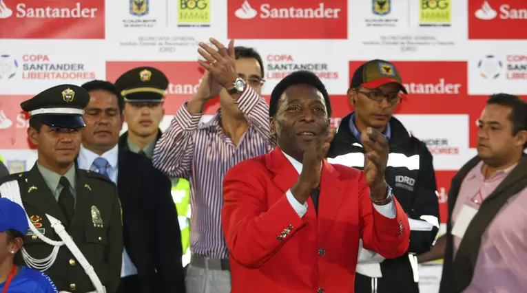 Pelé en su última visita al estadio El Campín