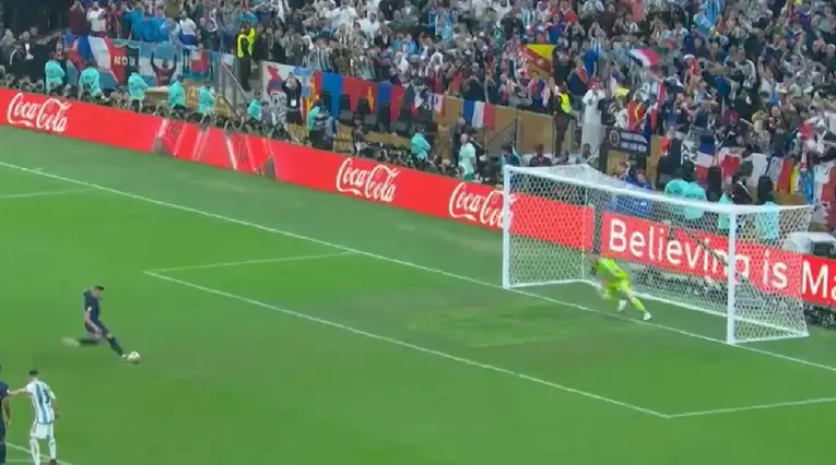 Gol de penal de Francia en la final con Argentina