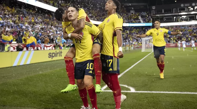 Jugadores de la Selección Colombia celebrando un gol ante Guatemala