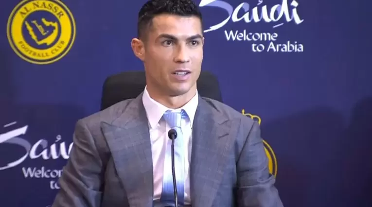 Cristiano Ronaldo en su presentación con Al Nassr