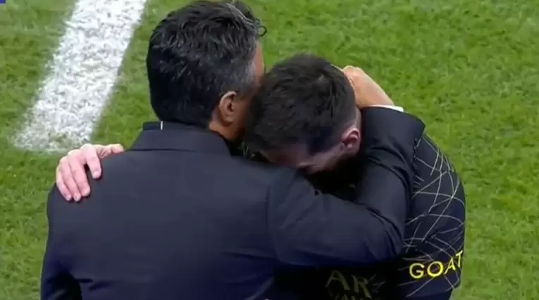 El abrazo de Messi y Gallardo