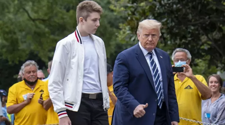 Donald Trump y su hijo Barron