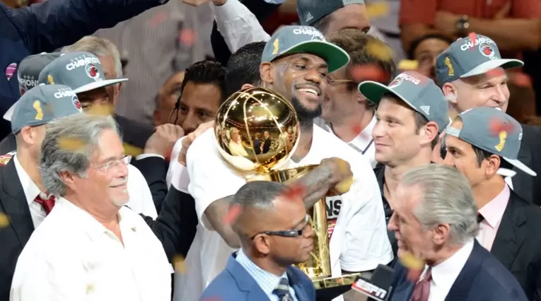 LeBron James campeón con Miami Heat