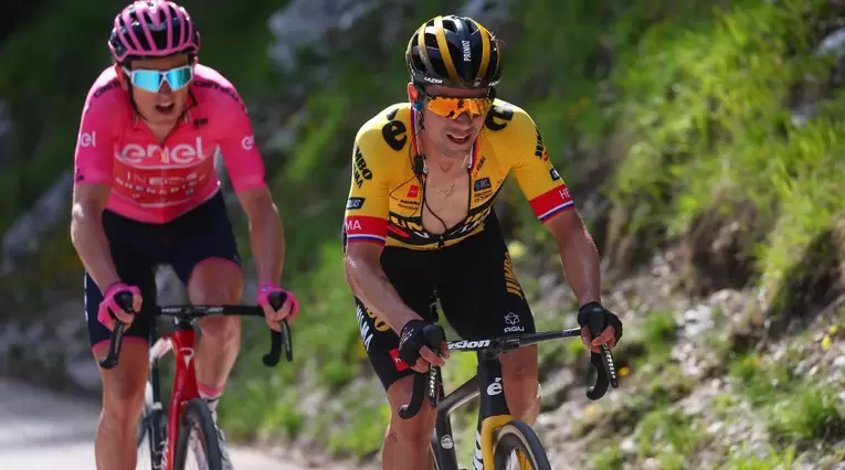 Geraint Thomas y Primoz Roglic en una etapa del Giro de Italia 2023