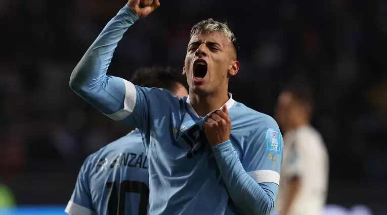 Uruguay celebrando el gol ante Italia en la final del Mundial sub 20