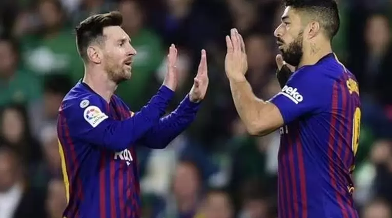 Lionel Messi y Luis Suárez celebran un gol con Barcelona