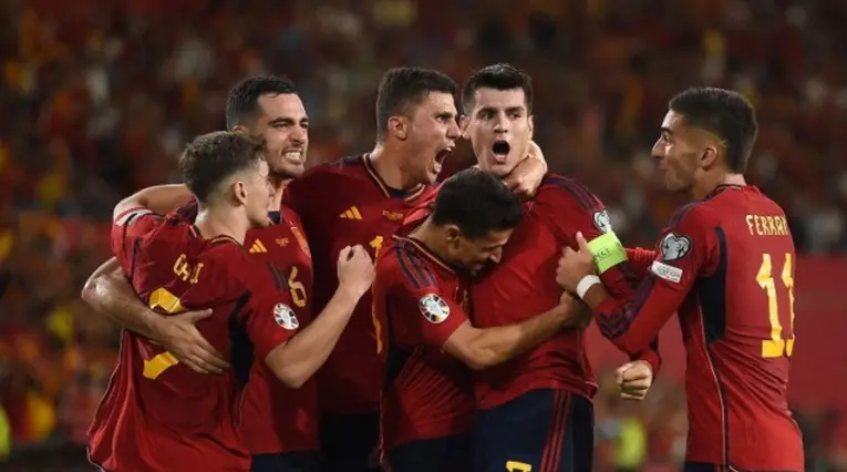 España confirmó su convocatoria para partidos ante Colombia y Brasil