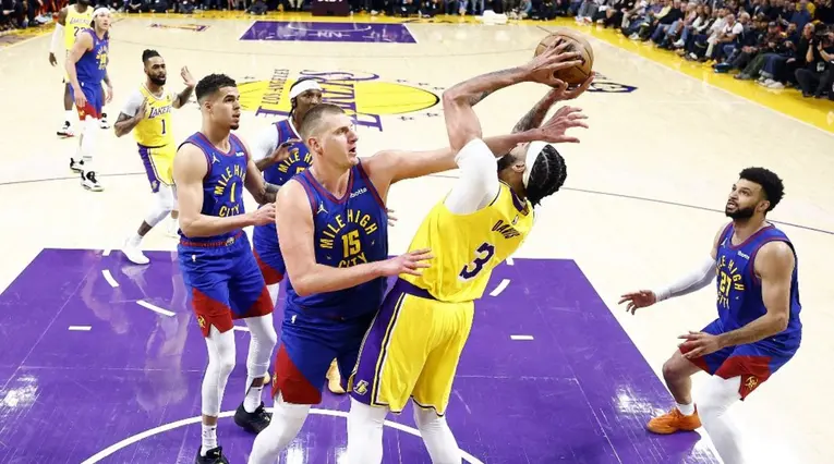 NBA: Nuggets pone a Lakers contra las cuerdas en los Playoffs