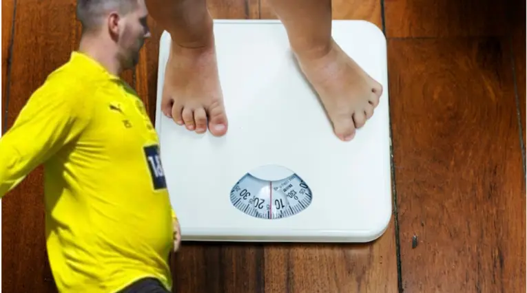 Niklas Süle en el entrenamiento del Borussia Dortmund con sobrepeso